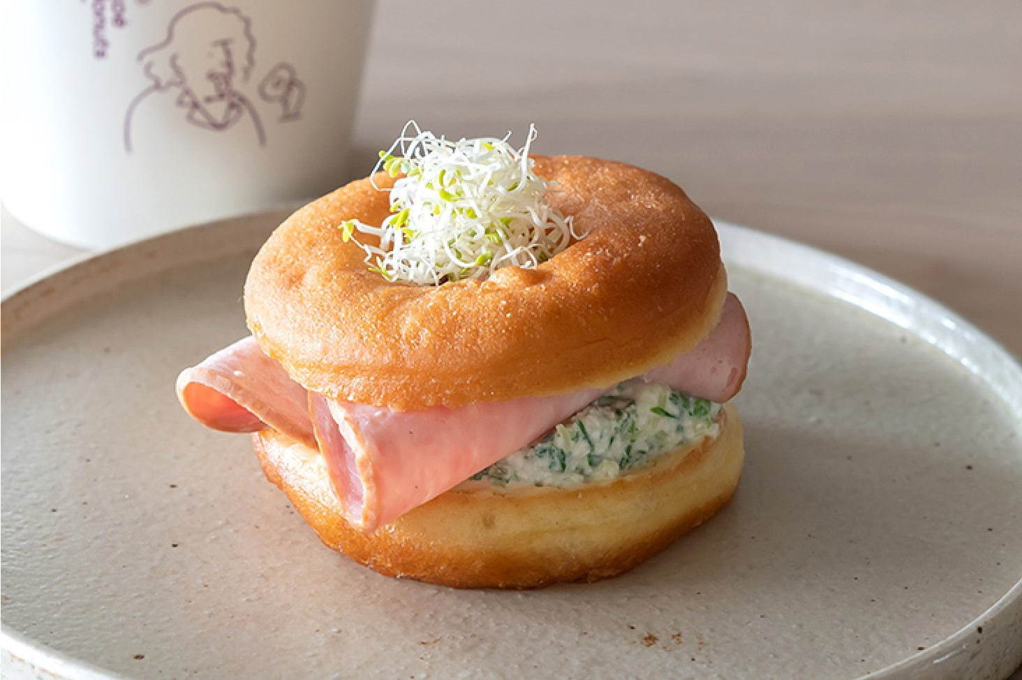 朝食(朝ごはん)｜京都コエ ドーナツの新作「ドーナツサンドイッチ」京なすバーベキューなど全3種、新たな朝食スタイル提案