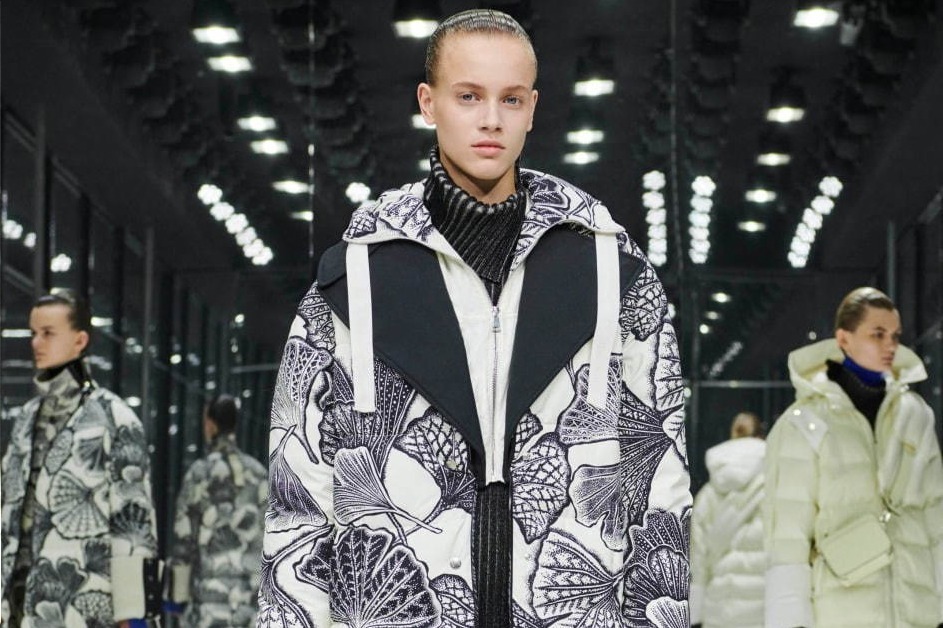 レイヤードスタイル｜「2 モンクレール 1952」メンズ＆ウィメンズ新作ダウンジャケット、ヴァレクストラとコラボバッグも