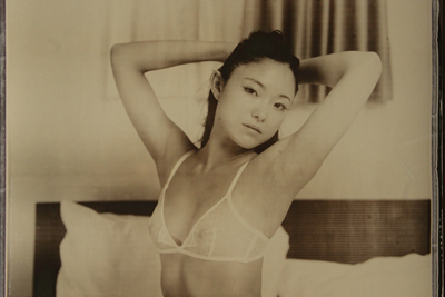 ポラロイド｜荒木経惟のインスタントフィルム作品展が京都・五條會館で開催