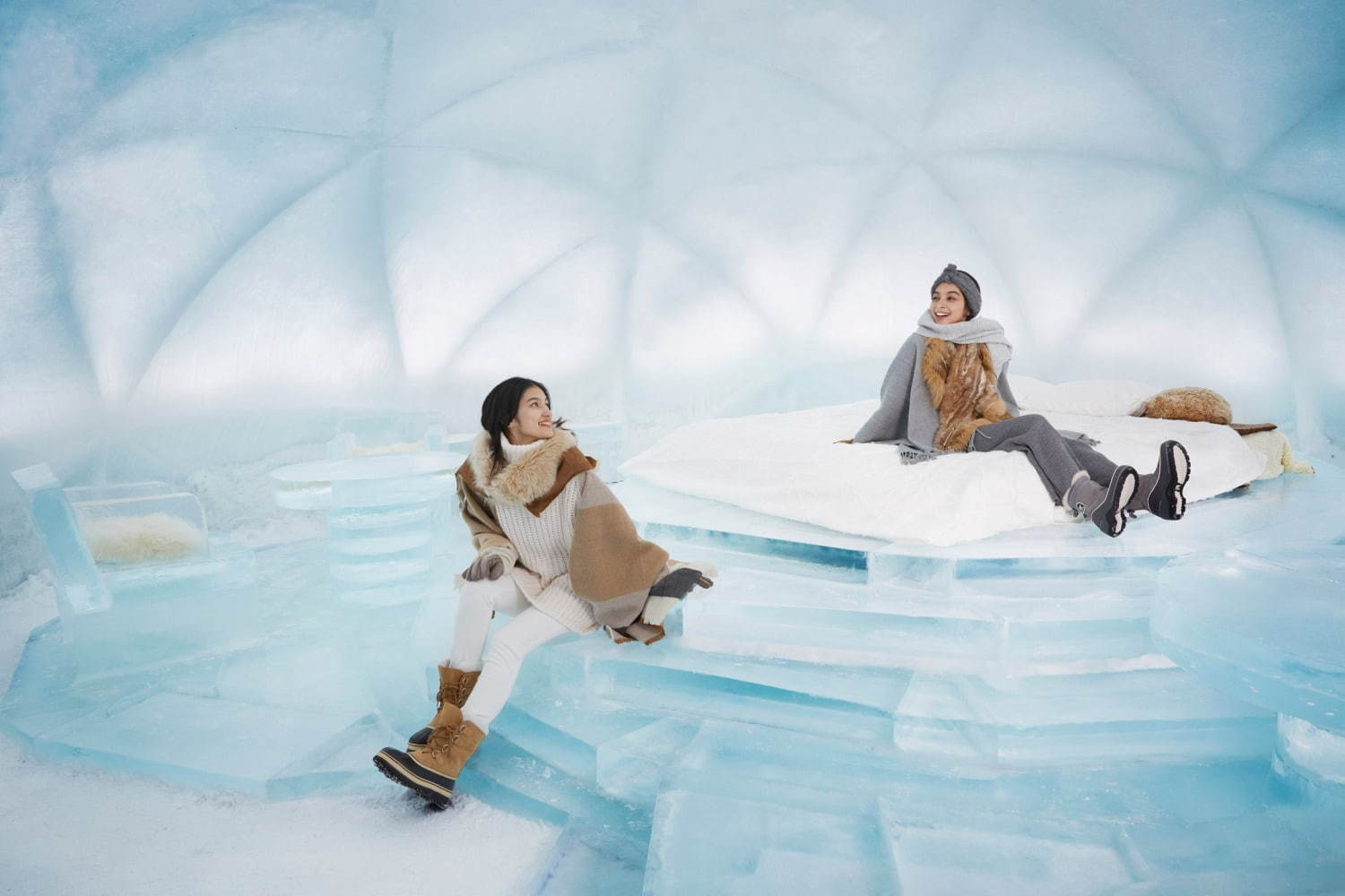北海道・星野リゾート トマムの氷の街「アイスヴィレッジ」氷上のスイーツショップや本格的バー｜写真10