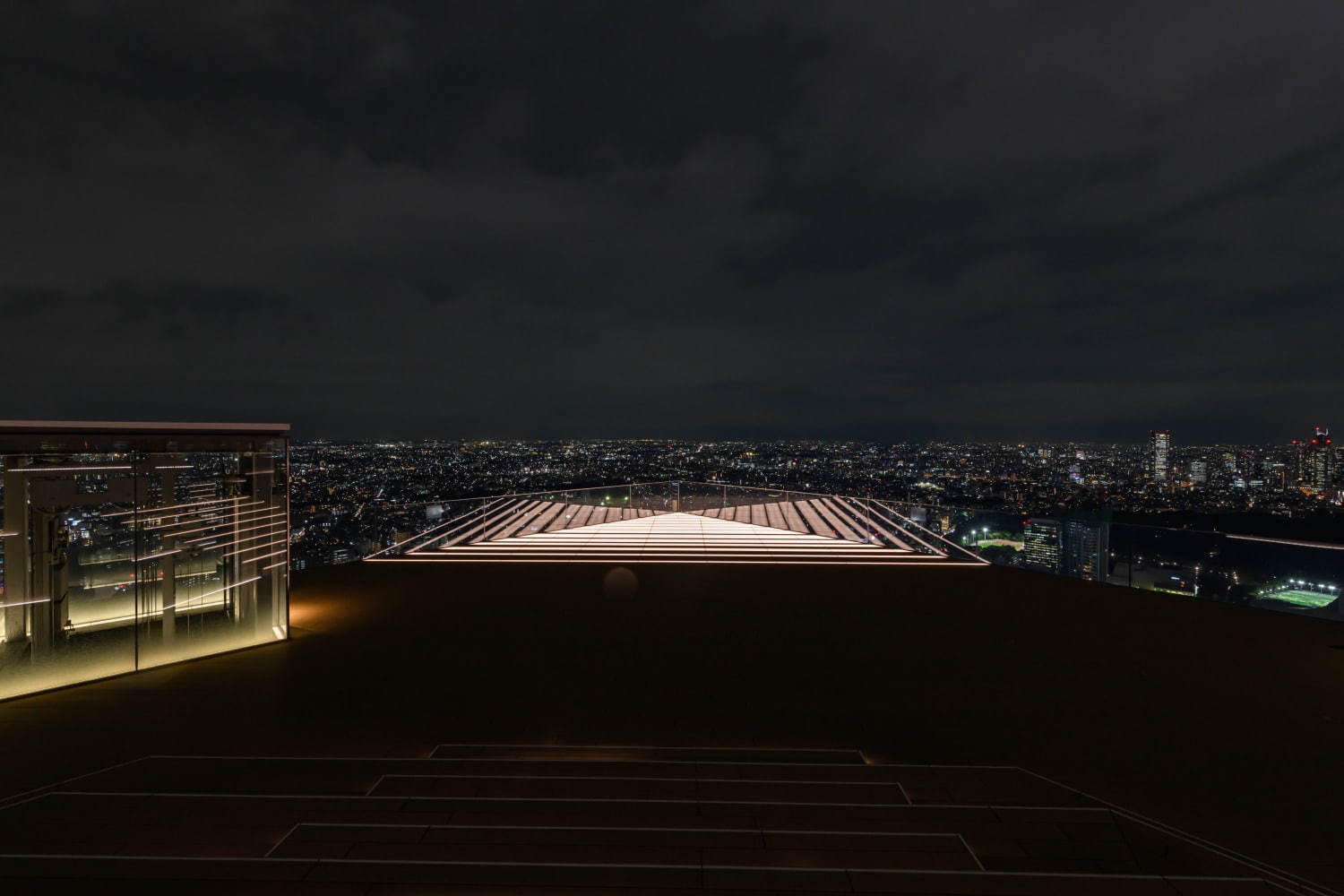 渋谷スクランブルスクエアの展望台「渋谷スカイ」地上約230m日本最大級の屋上天望空間、音楽バーも｜写真53