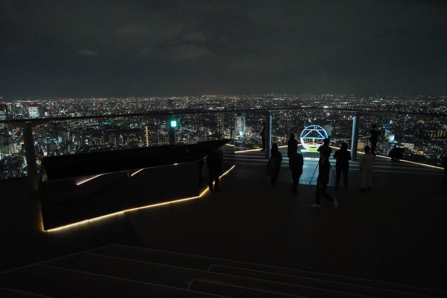 渋谷スクランブルスクエアの展望台「渋谷スカイ」地上約230m日本最大級の屋上天望空間、音楽バーも｜写真2