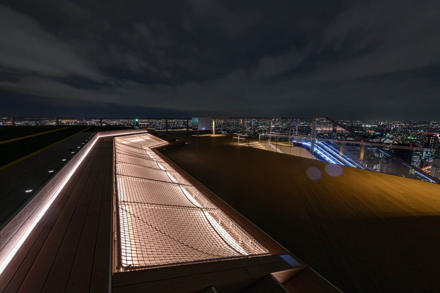 渋谷スクランブルスクエアの展望台「渋谷スカイ」地上約230m日本最大級の屋上天望空間、音楽バーも｜写真57