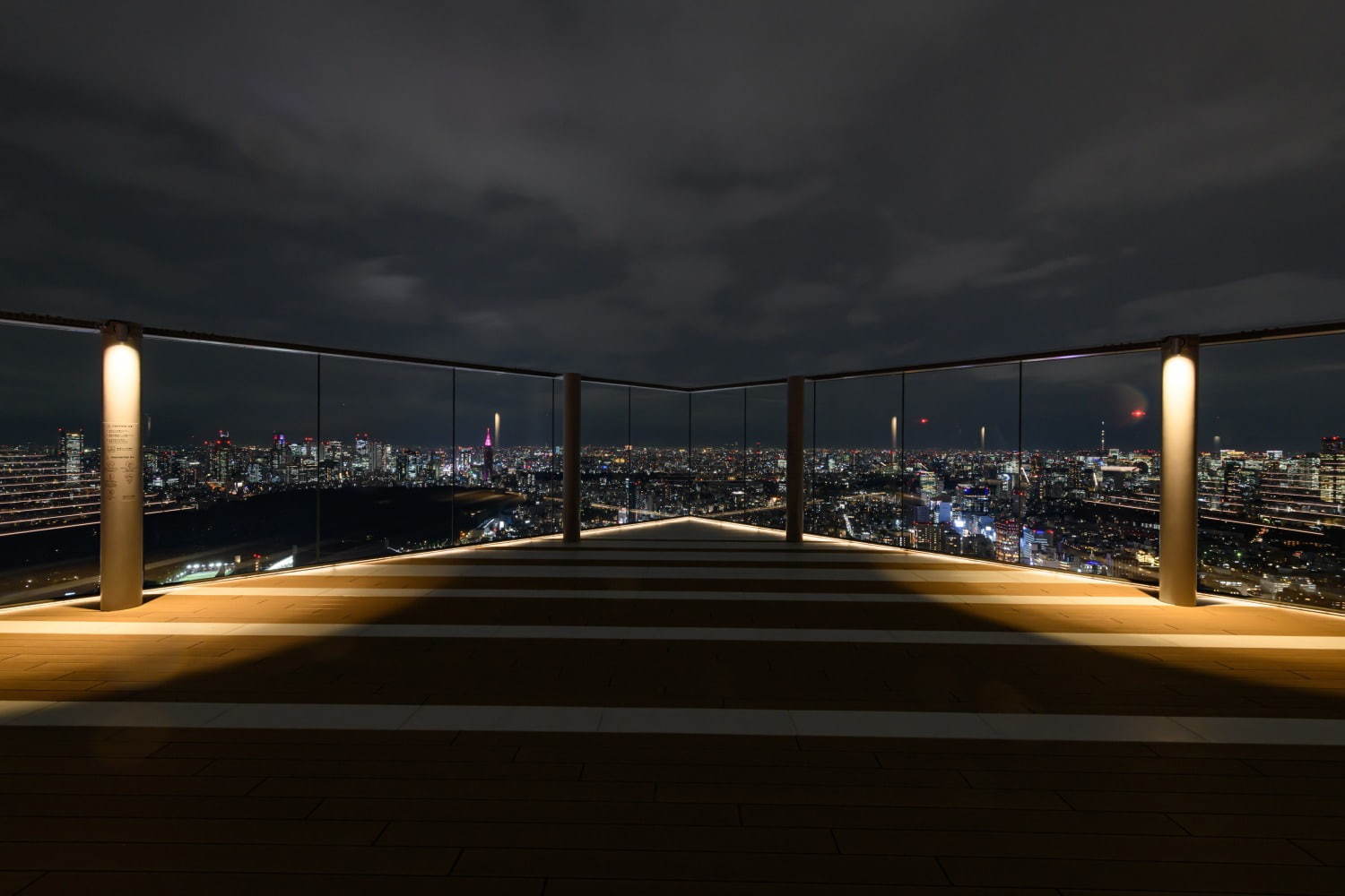 渋谷スクランブルスクエアの展望台「渋谷スカイ」地上約230m日本最大級の屋上天望空間、音楽バーも｜写真51
