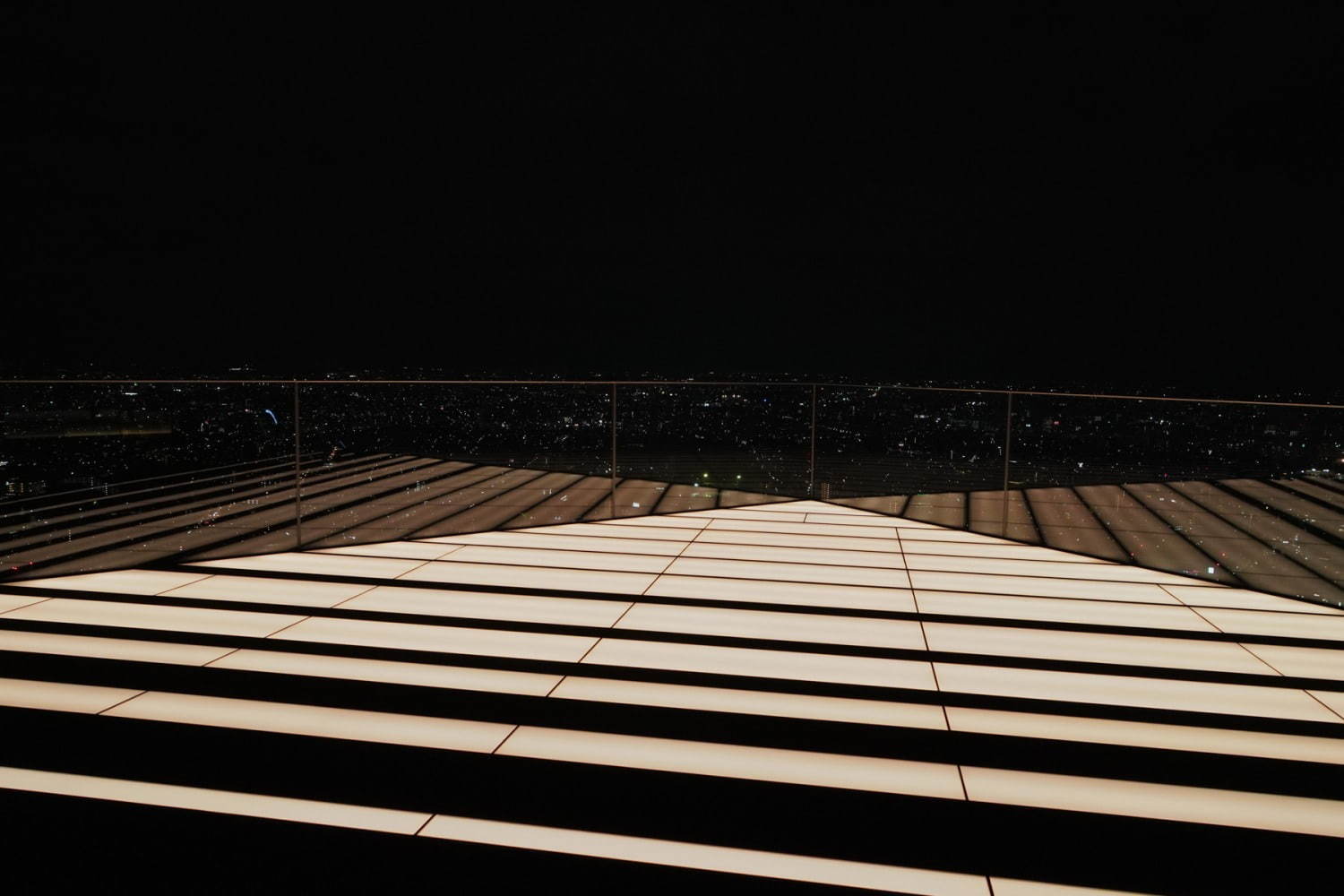 渋谷スクランブルスクエアの展望台「渋谷スカイ」地上約230m日本最大級の屋上天望空間、音楽バーも｜写真13