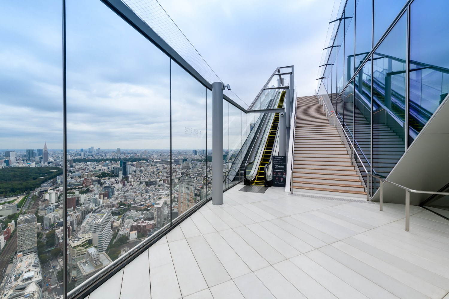 渋谷スクランブルスクエアの展望台「渋谷スカイ」地上約230m日本最大級の屋上天望空間、音楽バーも｜写真33