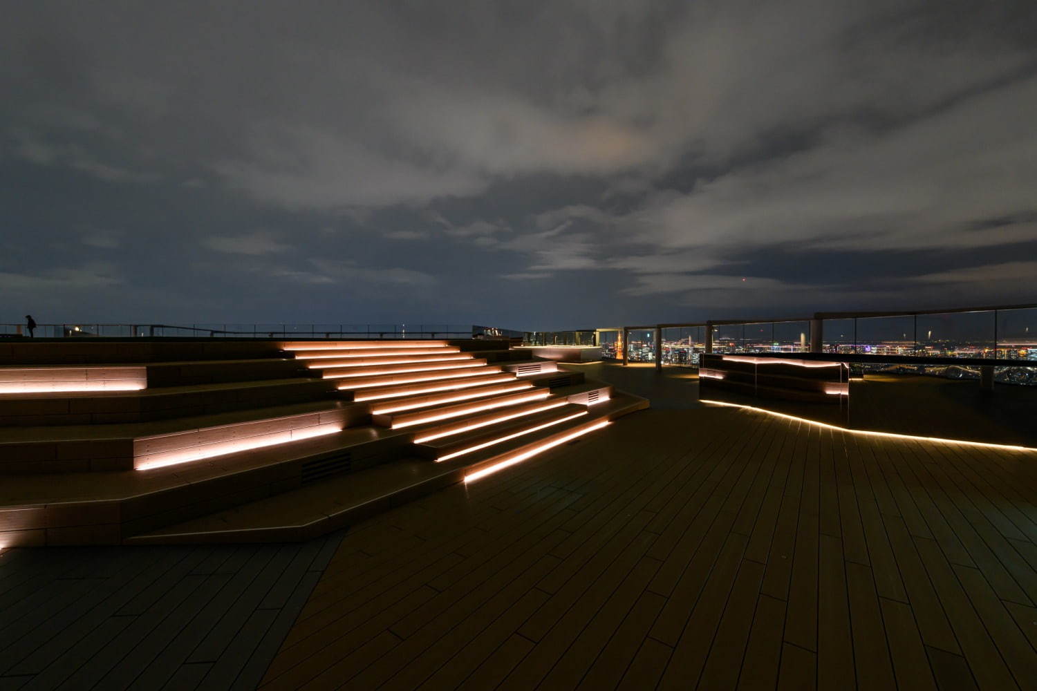 渋谷スクランブルスクエアの展望台「渋谷スカイ」地上約230m日本最大級の屋上天望空間、音楽バーも｜写真61