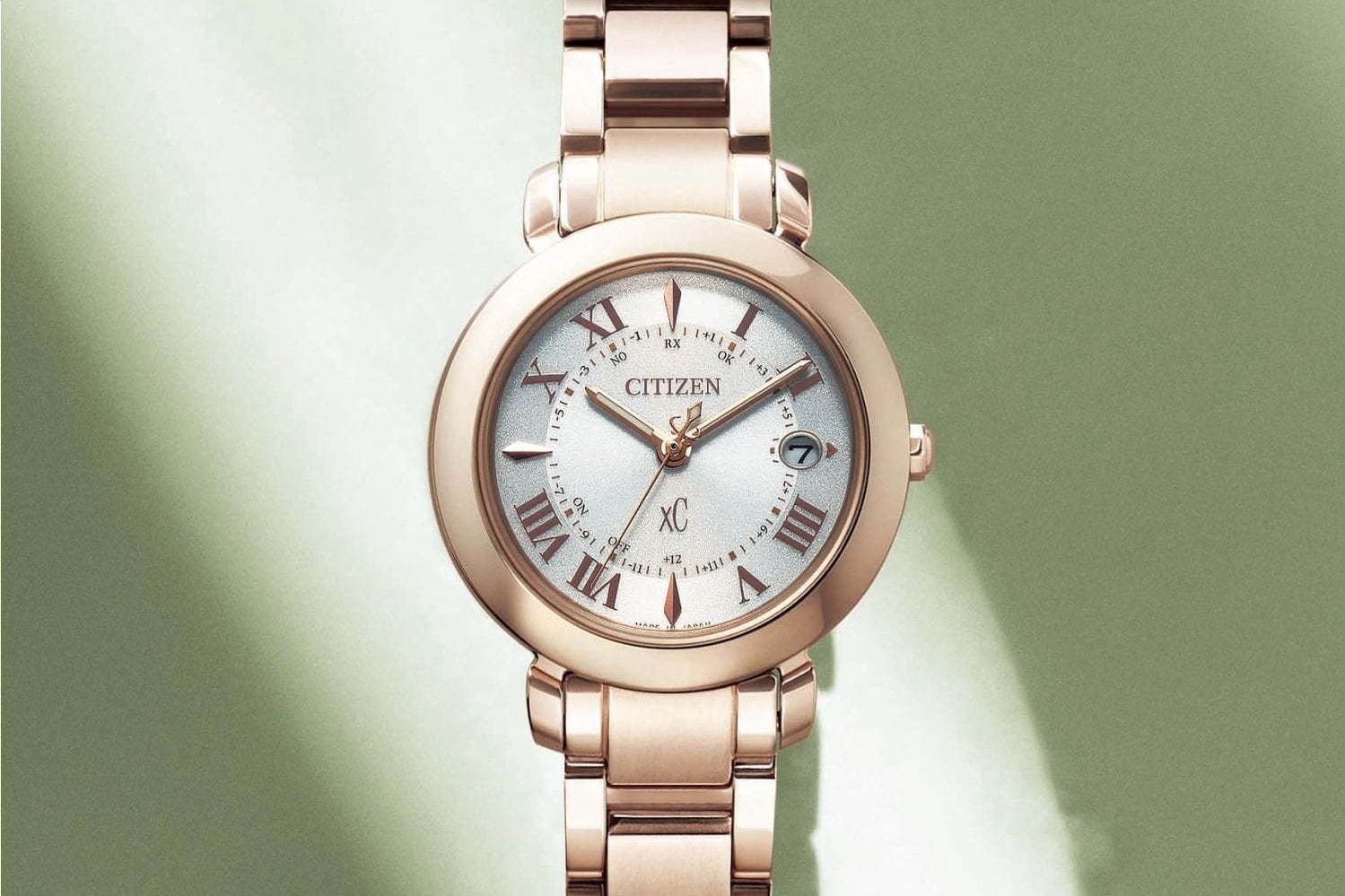 シチズン クロスシーのレディース腕時計「ヒカリ(hikari)」光から着想のベゼル＆サクラピンク