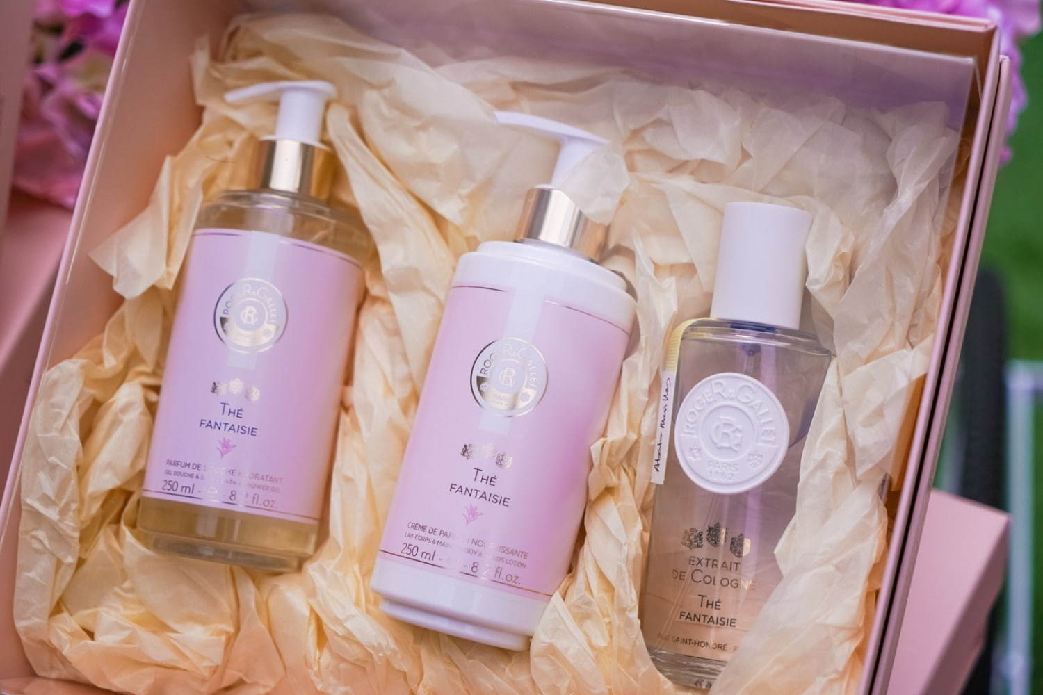 ロジェ・ガレ“紅茶の香り”「テ ファンタジー」花々であふれる