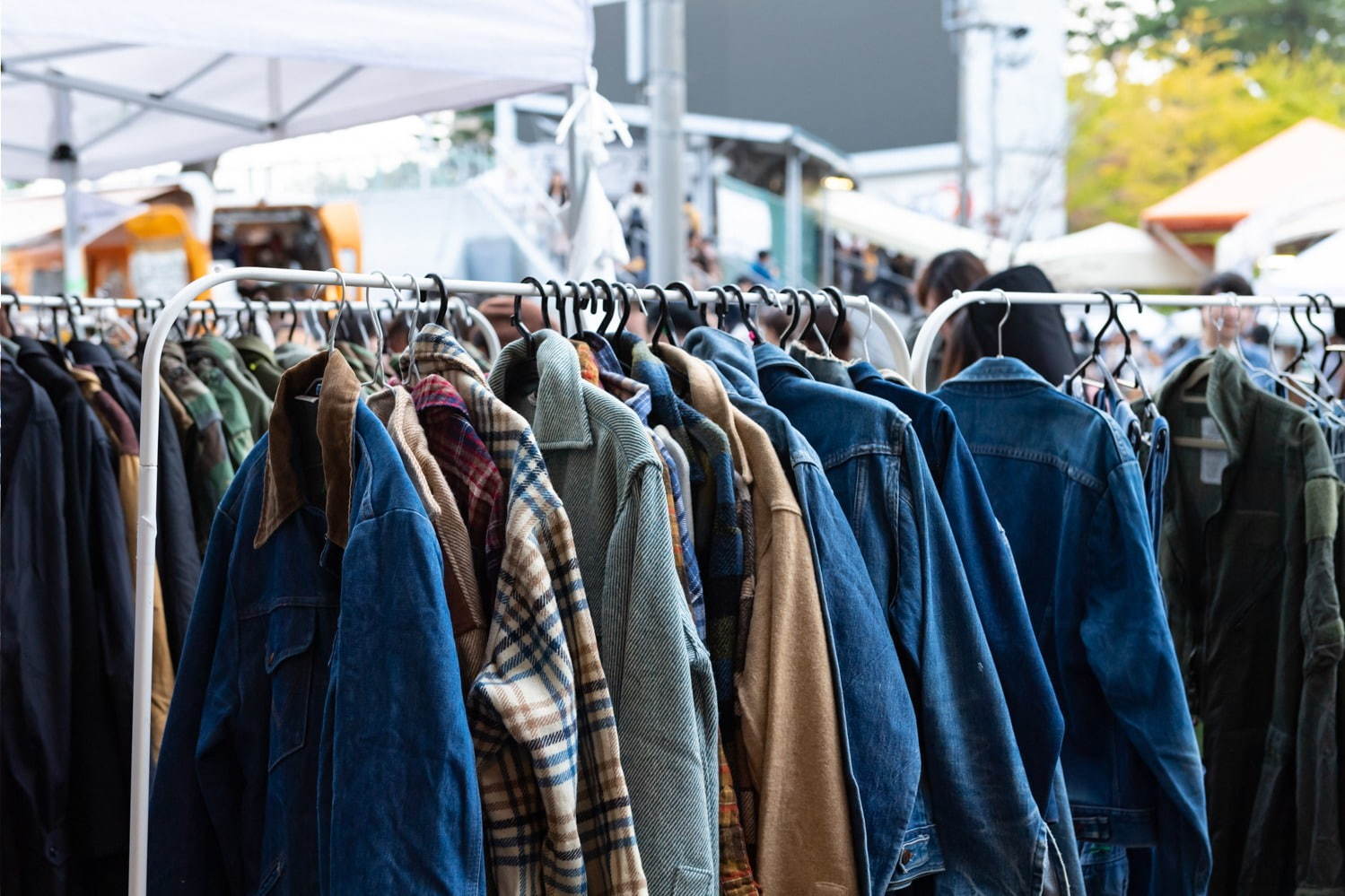 「第16回東京蚤の市」立川・国営昭和記念公園に古道具・古書・古着などが集結、北欧市＆豆皿市も｜写真28