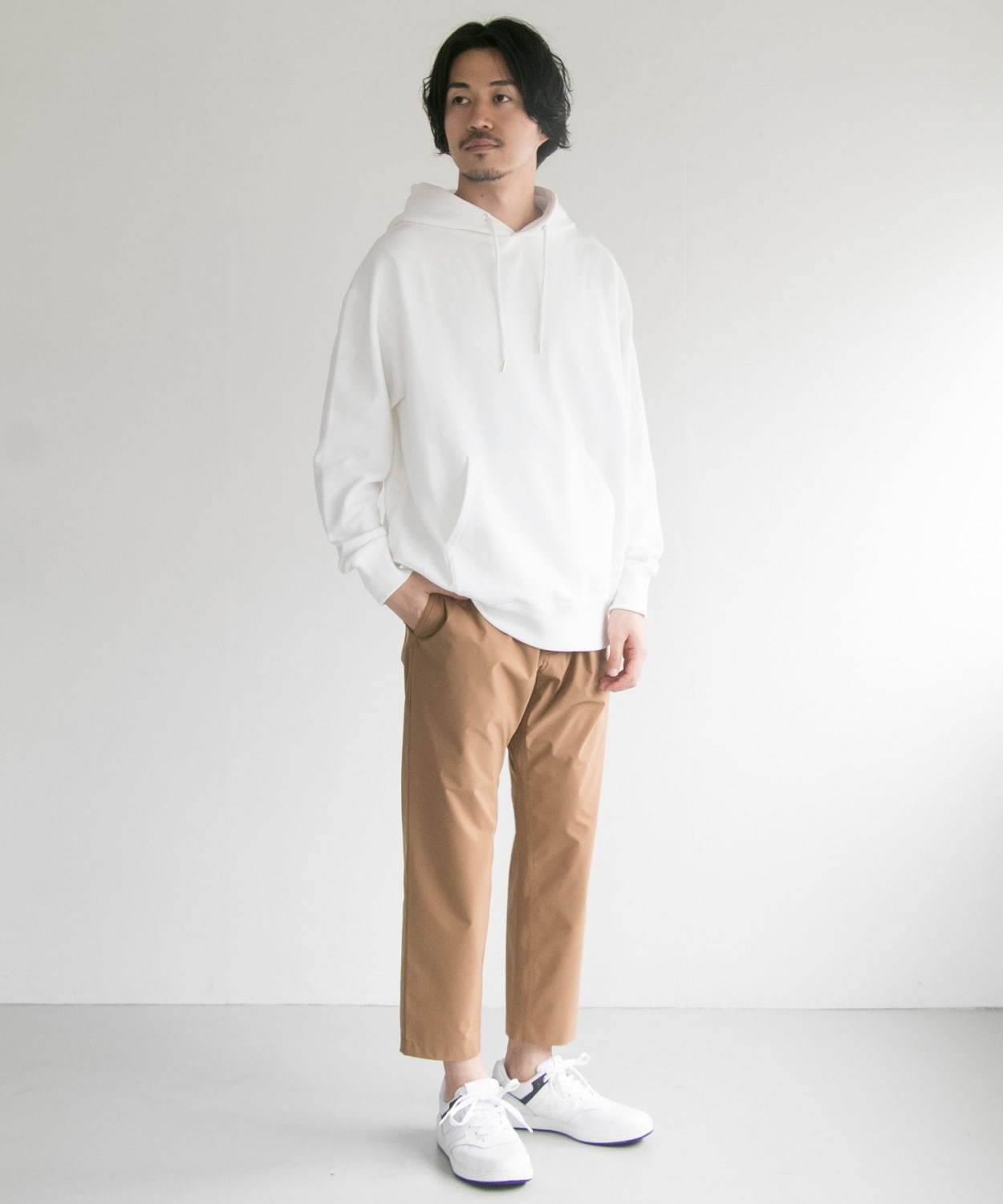 アーバンリサーチ「551 蓬莱」豚まんコラボパーカー、フードが手