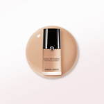 アルマーニ ビューティ“メイク映えする”ツヤ肌へ、“シルク”生まれのベースメイクシリーズに新下地｜写真5