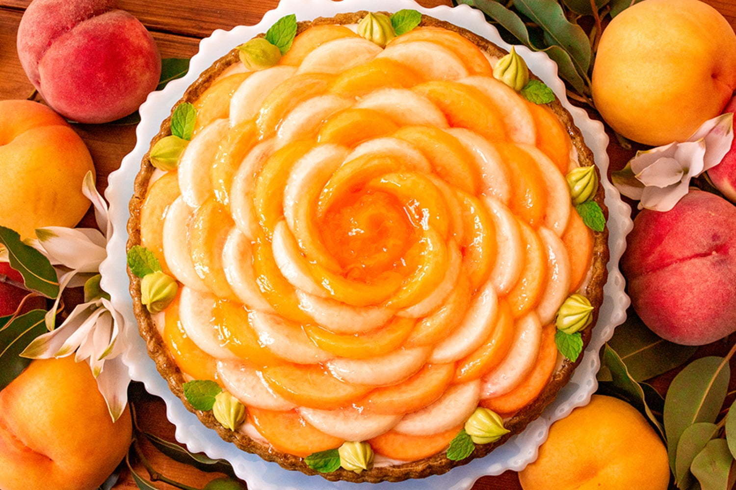 キル フェ ボン“バラ”のような2色の桃×ヨーグルトの新作タルト