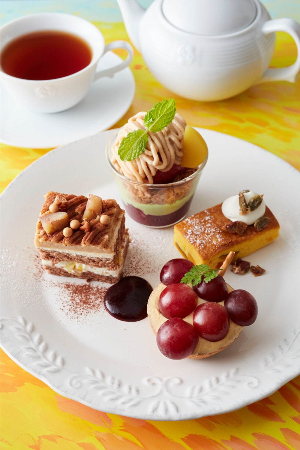 アフタヌーンティー・ティールーム(Afternoon Tea TEAROOM) 陶器と洋梨のある静物｜写真3