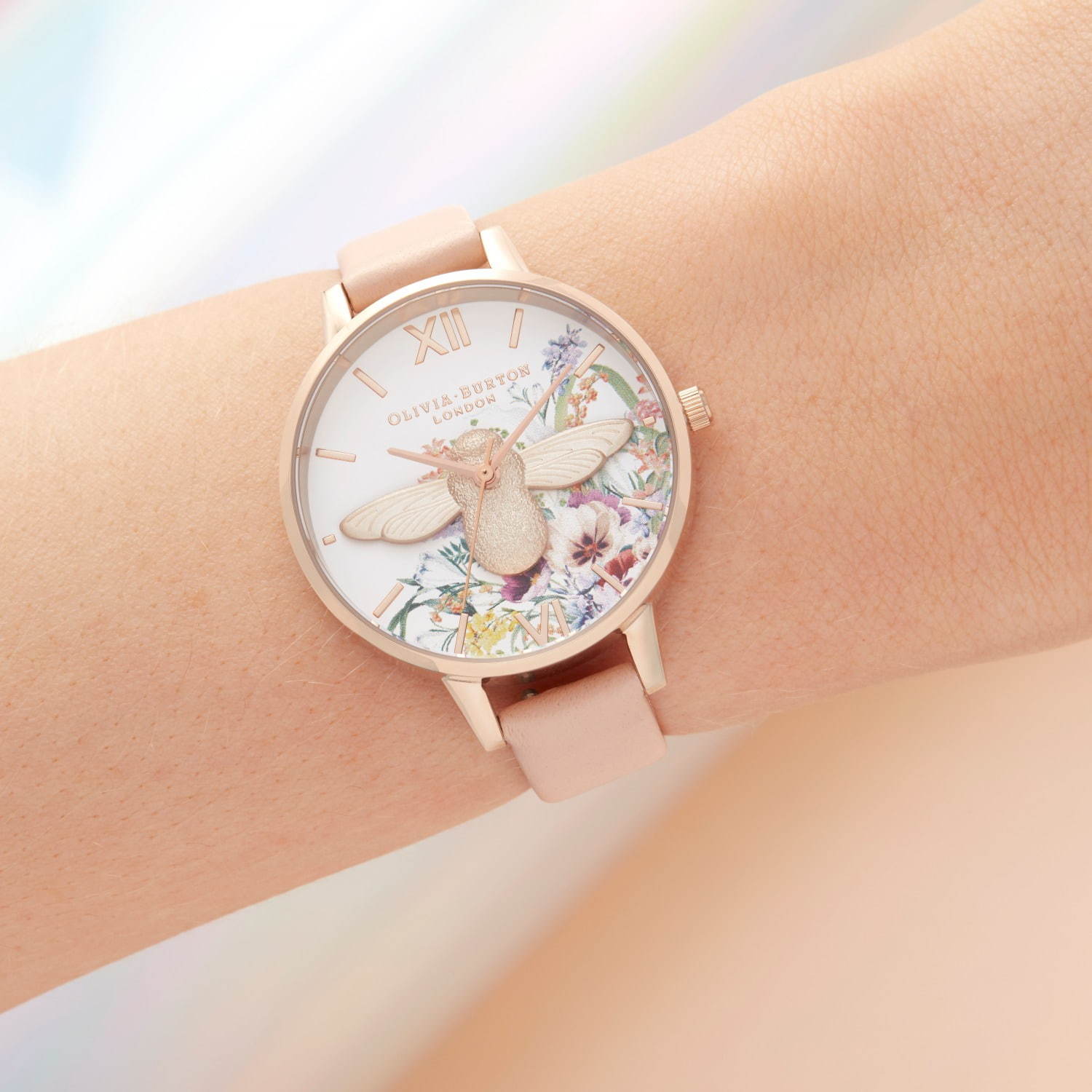 オリビア・バートンの新作腕時計 - 煌めくグリッターや“蜂”モチーフ、冬うさぎの文字盤｜写真35