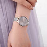 オリビア・バートンの新作腕時計 - 煌めくグリッターや“蜂”モチーフ、冬うさぎの文字盤｜写真20