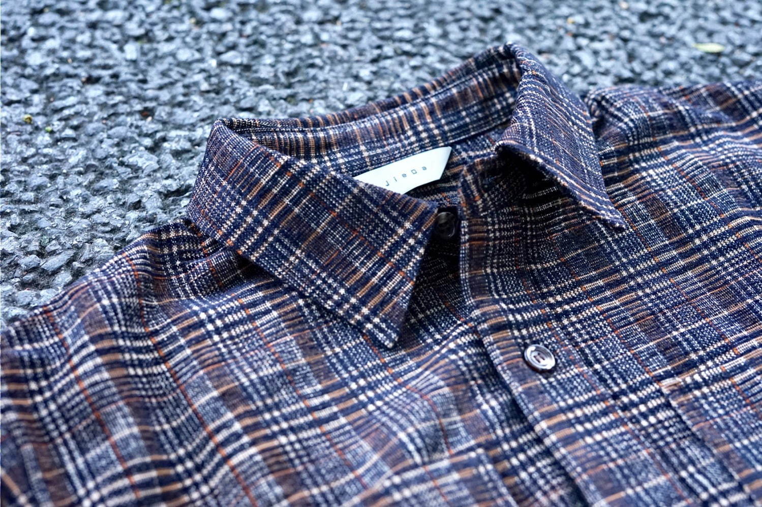 ジエダ×パルプのコラボメンズシャツ、ロング丈のオリジナルパターン＆ツイード生地｜写真2