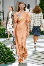 トリー バーチ 2020年春夏コレクション - ダイアナ妃にオマージュを捧げて｜写真28