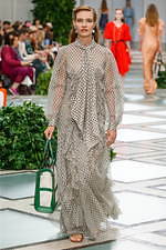 トリー バーチ 2020年春夏コレクション - ダイアナ妃にオマージュを捧げて｜写真32