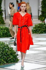 トリー バーチ 2020年春夏コレクション - ダイアナ妃にオマージュを捧げて｜写真35