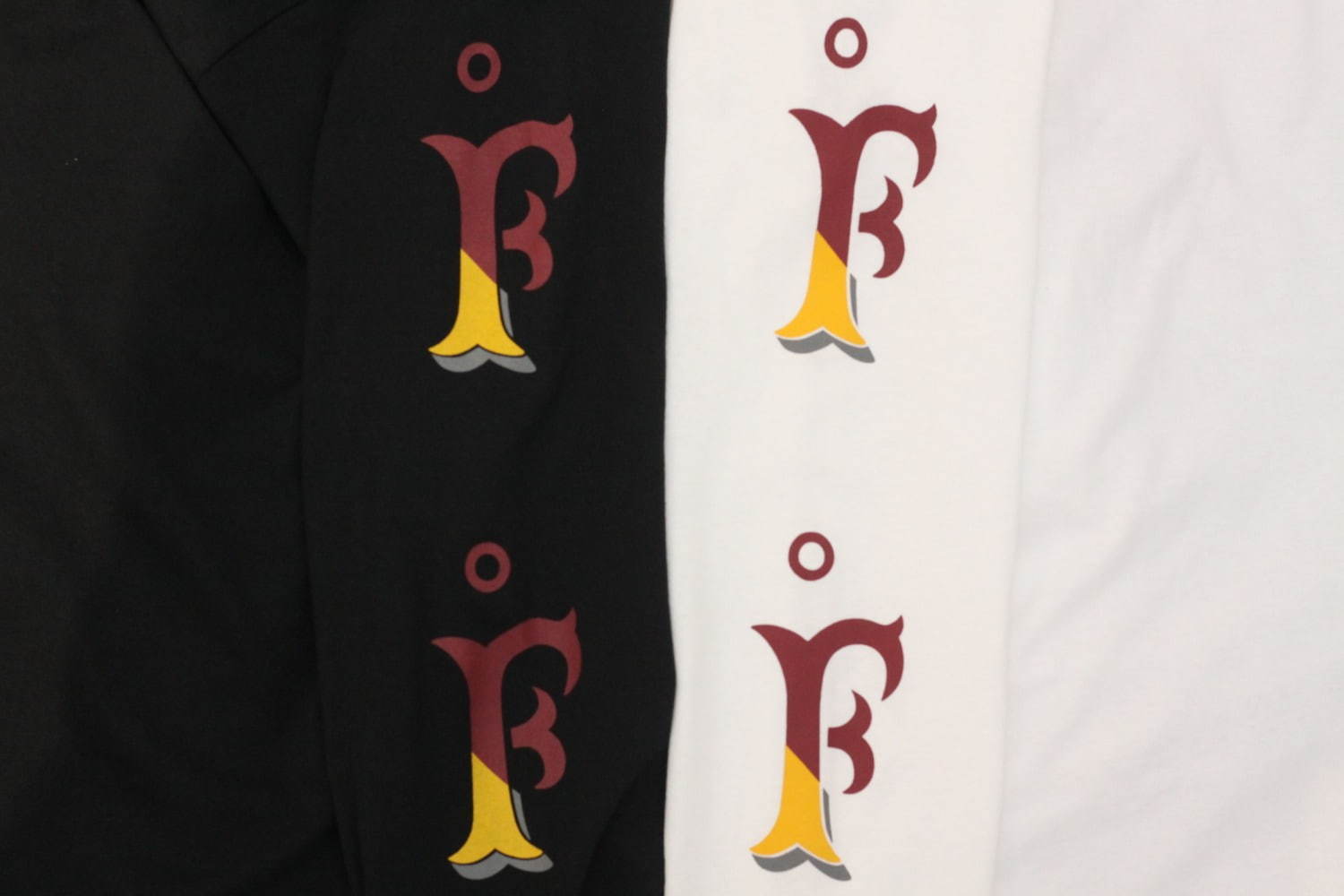 ファセッタズム・落合手掛ける「F」新作Tシャツ＆フーディーが中目黒限定で、スリーブプリントを配して｜写真5