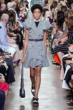 マイケル・コース コレクション 2020年春コレクション、パワフル＆エレガントなシティスタイル｜写真18