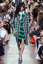 マイケル・コース コレクション 2020年春コレクション、パワフル＆エレガントなシティスタイル｜写真19