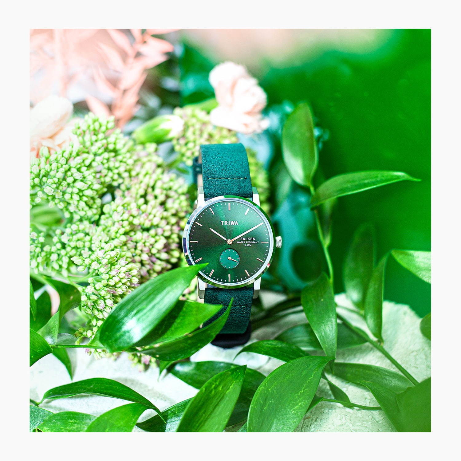 トリワ“エメラルド”カラーの新作腕時計、アルカンターラのヴィーガン