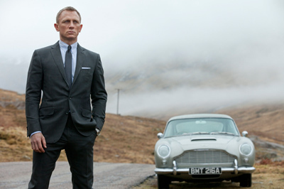 007のジェームズ・ボンドが劇中で着ているスーツのブランドは