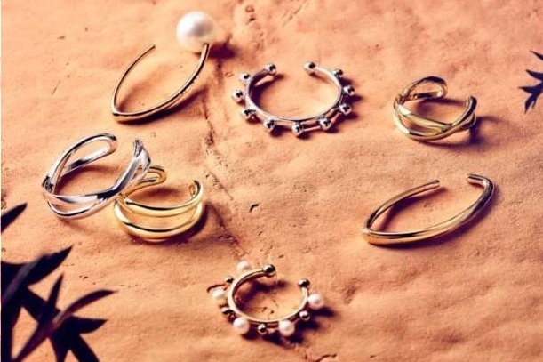 スタージュエリー CONSTELLATION K10ゴールド ピアス イヤーカフ CONSTELLATION PIERCE/EAR CUFF(片耳用)(2JE0126)K10 ピアス