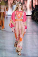 アルベルタ フェレッティ 2020年春夏コレクション - “エレガンス”を身に纏う女性の日常｜写真9