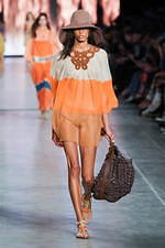 アルベルタ フェレッティ 2020年春夏コレクション - “エレガンス”を身に纏う女性の日常｜写真21