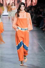 アルベルタ フェレッティ 2020年春夏コレクション - “エレガンス”を身に纏う女性の日常｜写真23