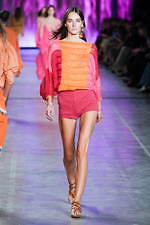 アルベルタ フェレッティ 2020年春夏コレクション - “エレガンス”を身に纏う女性の日常｜写真32