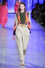 アルベルタ フェレッティ 2020年春夏コレクション - “エレガンス”を身に纏う女性の日常｜写真37