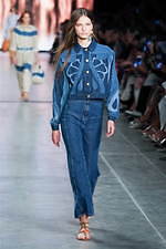 アルベルタ フェレッティ 2020年春夏コレクション - “エレガンス”を身に纏う女性の日常｜写真45