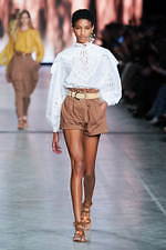 アルベルタ フェレッティ 2020年春夏コレクション - “エレガンス”を身に纏う女性の日常｜写真51