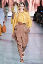 アルベルタ フェレッティ 2020年春夏コレクション - “エレガンス”を身に纏う女性の日常｜写真53