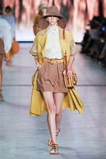 アルベルタ フェレッティ 2020年春夏コレクション - “エレガンス”を身に纏う女性の日常｜写真54