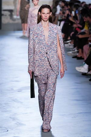 ヌメロ ヴェントゥーノ 2020年春夏ウィメンズコレクション - 花が導いた軽快なリズム｜写真7