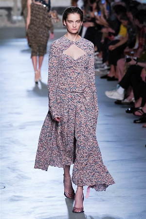 ヌメロ ヴェントゥーノ 2020年春夏ウィメンズコレクション - 花が導いた軽快なリズム｜写真8