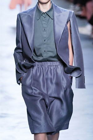 ヌメロ ヴェントゥーノ 2020年春夏ウィメンズコレクション - 花が導いた軽快なリズム｜写真21