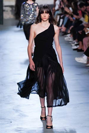 ヌメロ ヴェントゥーノ 2020年春夏ウィメンズコレクション - 花が導いた軽快なリズム｜写真39