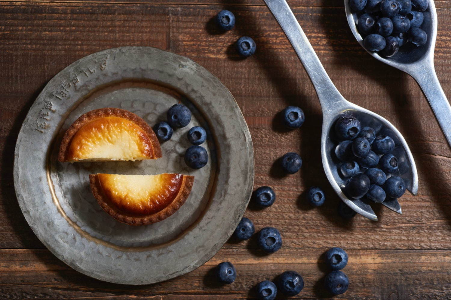 ベイク チーズタルト(BAKE CHEESE TART) 焼きたて ブルーベリーチーズタルト｜写真2