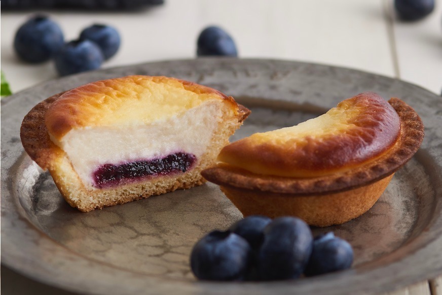 ベイク チーズタルト「焼きたて ブルーベリーチーズタルト」