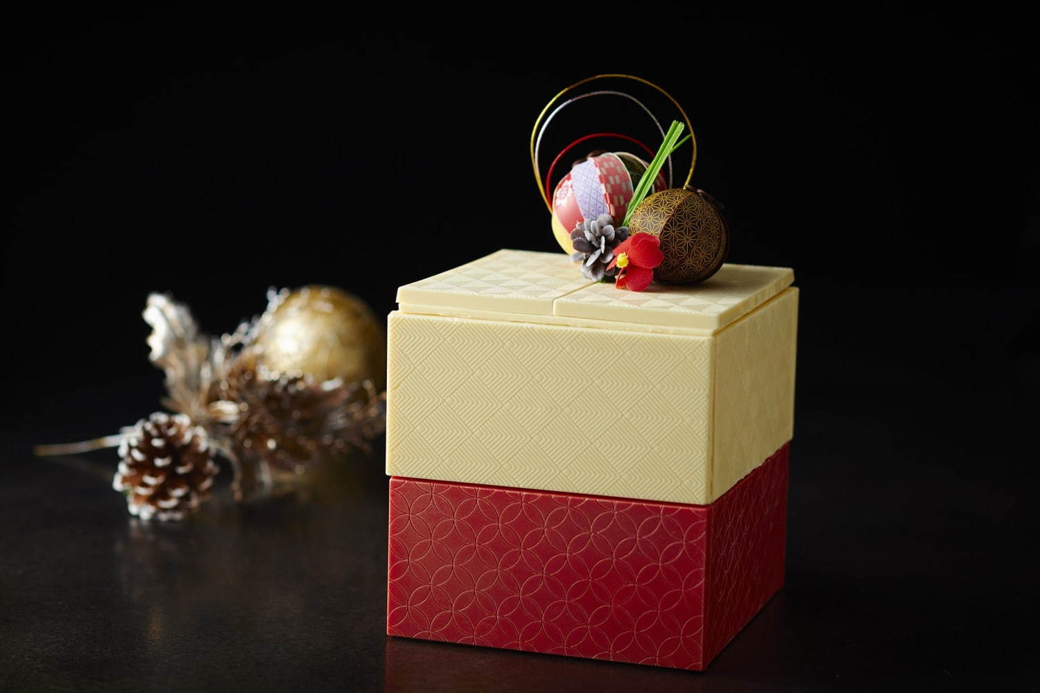 ホテル雅叙園東京の 玉手箱 クリスマスケーキ 天井画ショコラや格子柄ショートケーキを詰めて ファッションプレス
