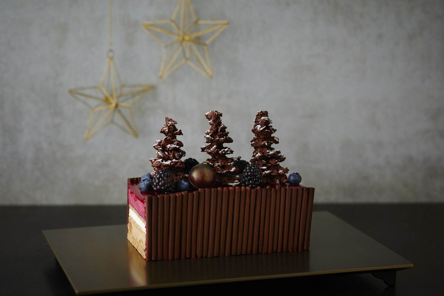 ホテル雅叙園東京の「玉手箱」クリスマスケーキ、天井画ショコラや格子柄ショートケーキを詰めて｜写真8