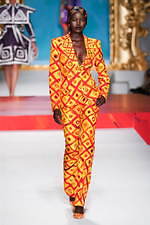 モスキーノ 2020年春夏コレクション - 額縁から飛び出す！？アートの主役たち｜写真2