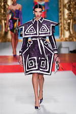 モスキーノ 2020年春夏コレクション - 額縁から飛び出す！？アートの主役たち｜写真3