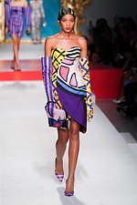 モスキーノ 2020年春夏コレクション - 額縁から飛び出す！？アートの主役たち｜写真9